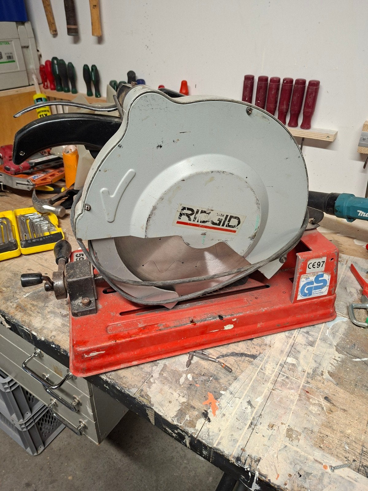 Ridgid 590 Afkortzaag - Krachtige Metaalzaag, Doe-het-zelf en Verbouw, Gereedschap | Zaagmachines, Ophalen, Gebruikt, 70 mm of meer