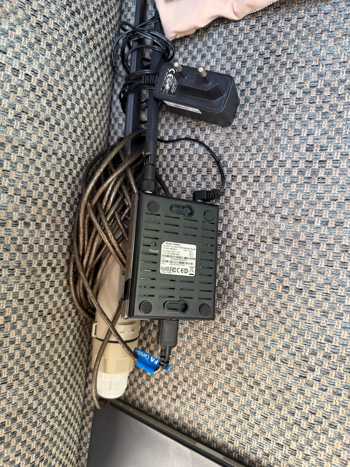 Internet antenne met R36AH router voor camper/caravan, Ophalen, Gebruikt