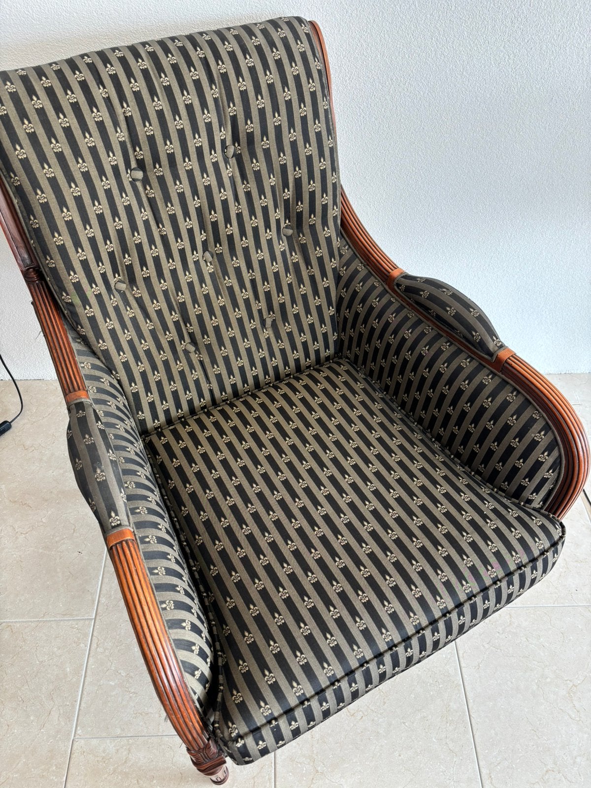 Hele mooie klassieke fauteuil in zeer goede staat, Ophalen, Zo goed als nieuw, 75 tot 100 cm, 50 tot 75 cm