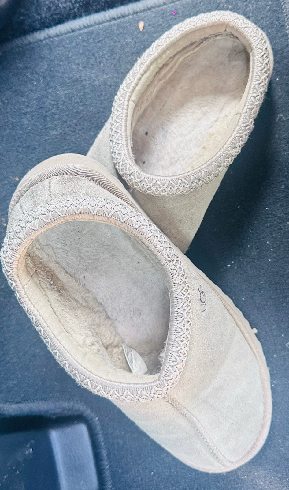 UGGs pantoffels - Maat 40 - Tasman Suede, Beige, Ophalen of Verzenden, Zo goed als nieuw, Pantoffels of Sloffen