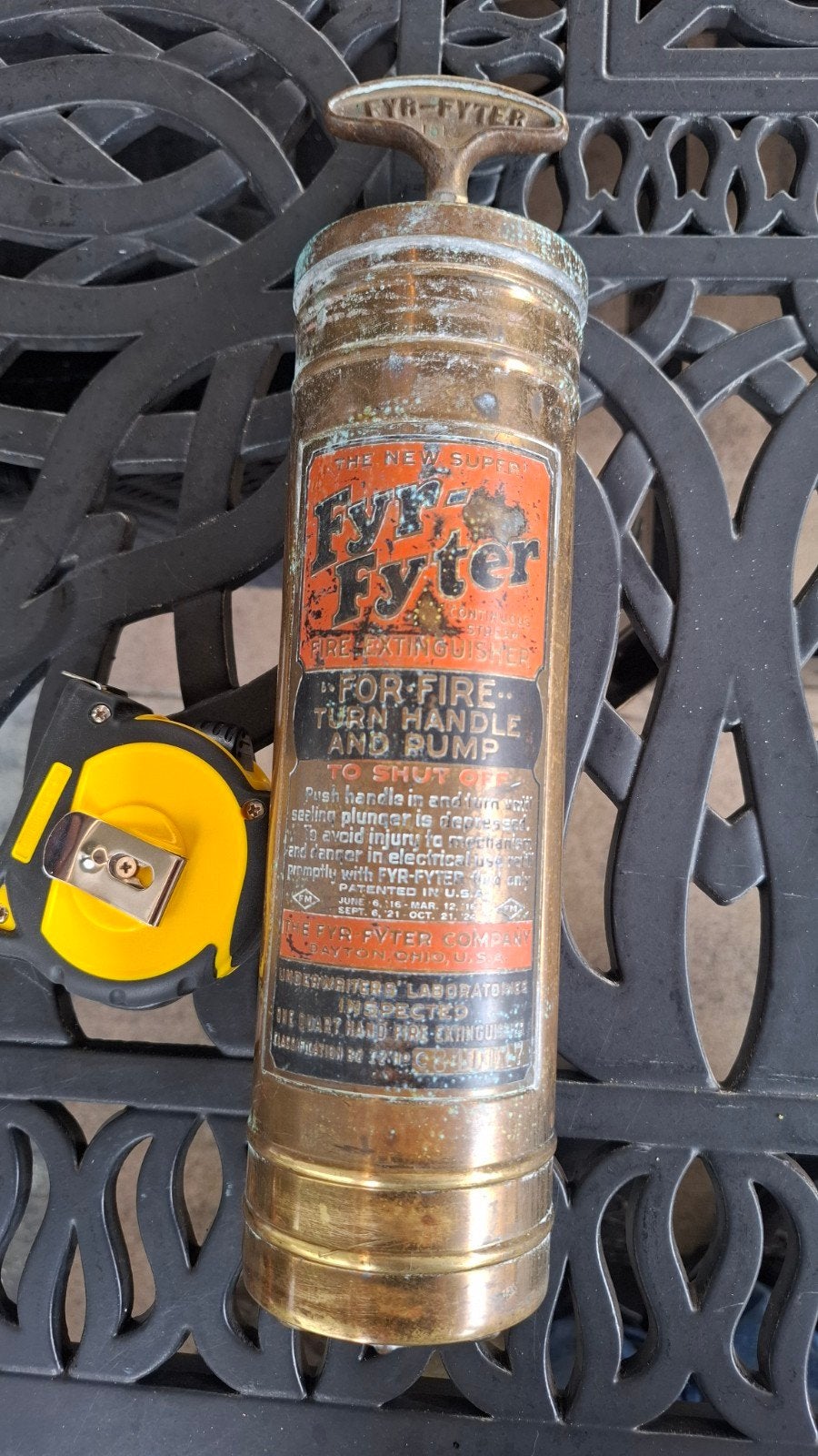 Messing brandblusser fyr fyter usa, Ophalen
