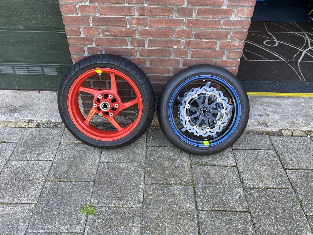 ducati velgen, sport classic, paul smart , sport 1000 ect, Ophalen, Gebruikt