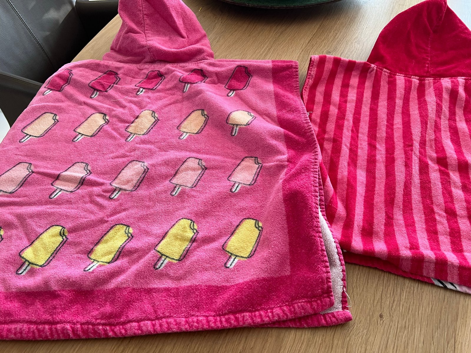 2 badcapes en 1 Nijntje kussen, Kinderen en Baby's, Ophalen, Gebruikt