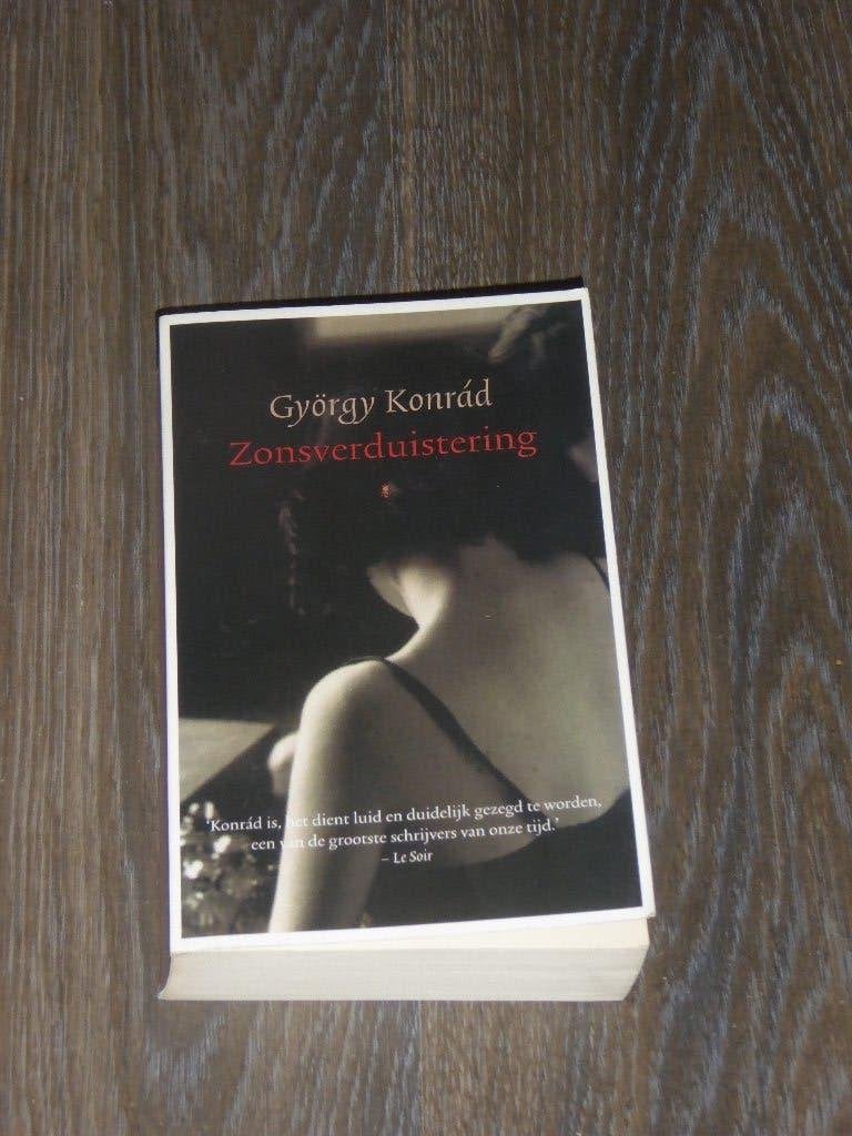 György Konrad - Zonsverduistering, Europa overig, Zo goed als nieuw, Verzenden, György Konrad