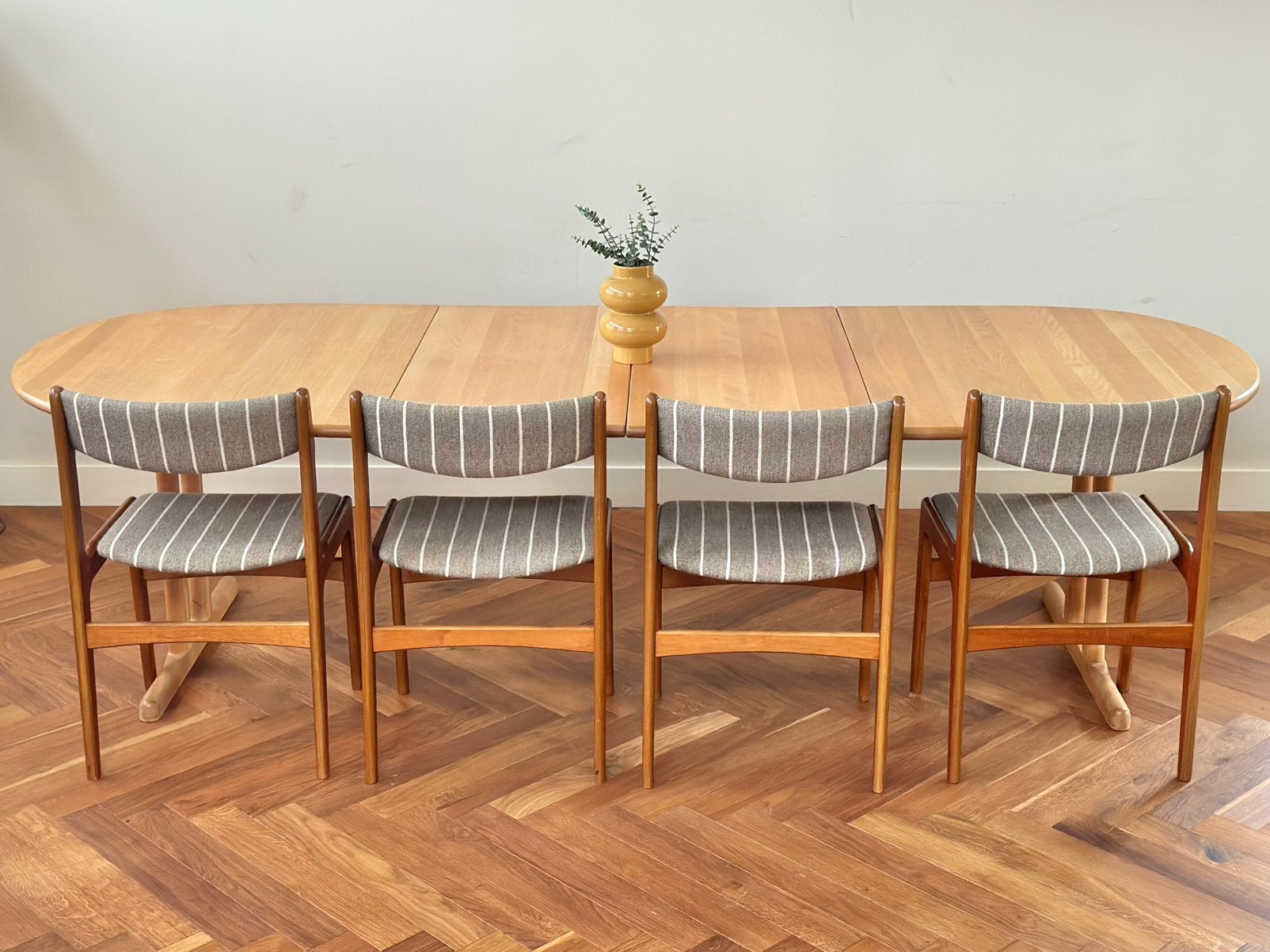 Vintage eettafel XL Deens beuken hout jaren 60/70/80, Huis en Inrichting, Ophalen, Gebruikt, 100 tot 150 cm, 200 cm of meer