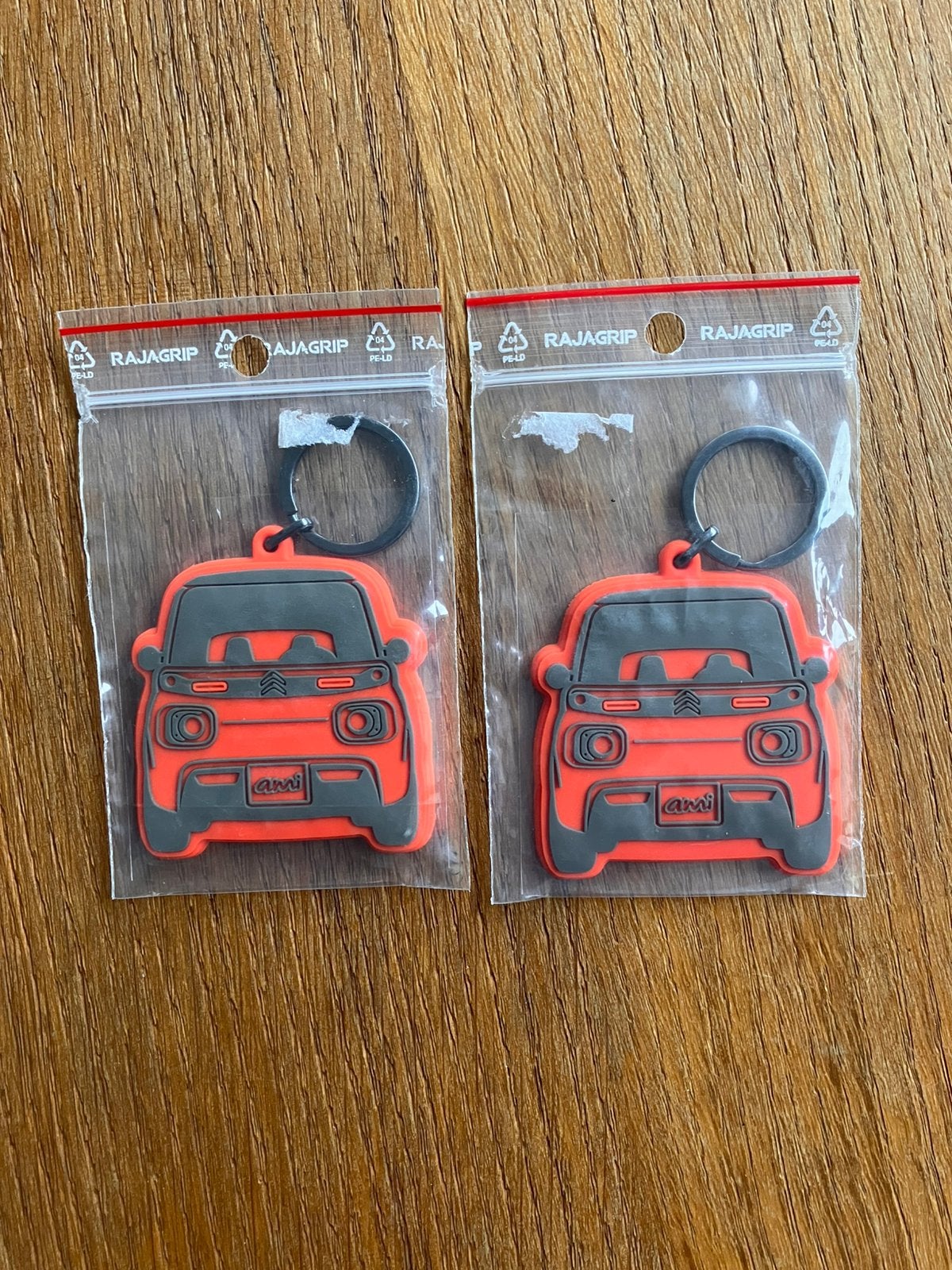 2 x sleutelhanger Citroën ami (elektrische moderne model), Ophalen of Verzenden, Nieuw, Auto's