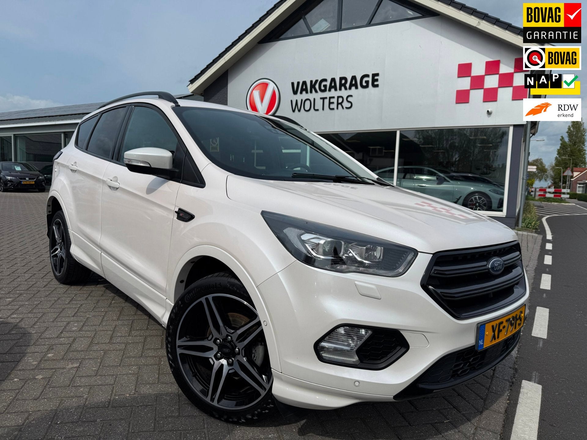 Ford Kuga 1.5 EcoBoost ST Line RIJKLAARPRIJS!, Auto's, Voorwielaandrijving, 12 maanden, 4 cilinders, Alcantara