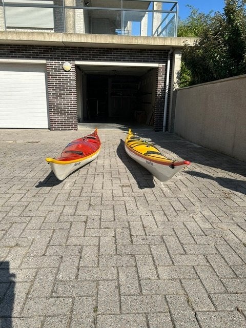2 North Shore Shoreline 4.85m zeekajaks met toebehoren, Watersport en Boten, Kajaks, Ophalen, Gebruikt, 1-persoons