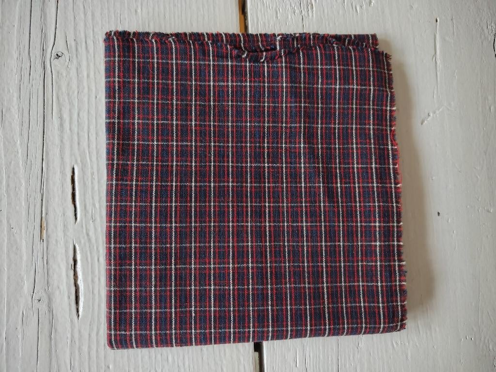 Prachtige, oude stof Marken - donkere ruitstof, Overige kleuren, Nieuw, Ophalen of Verzenden, 30 tot 120 cm