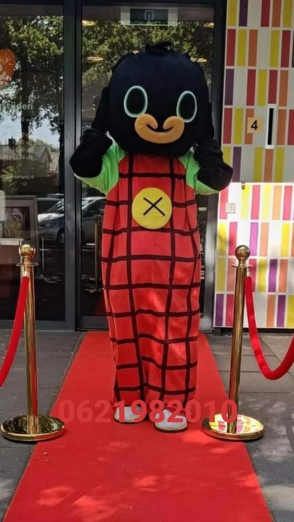 Mascotte pak van Bing te huur, Hobby en Vrije tijd, Ophalen of Verzenden, Zo goed als nieuw, Overige