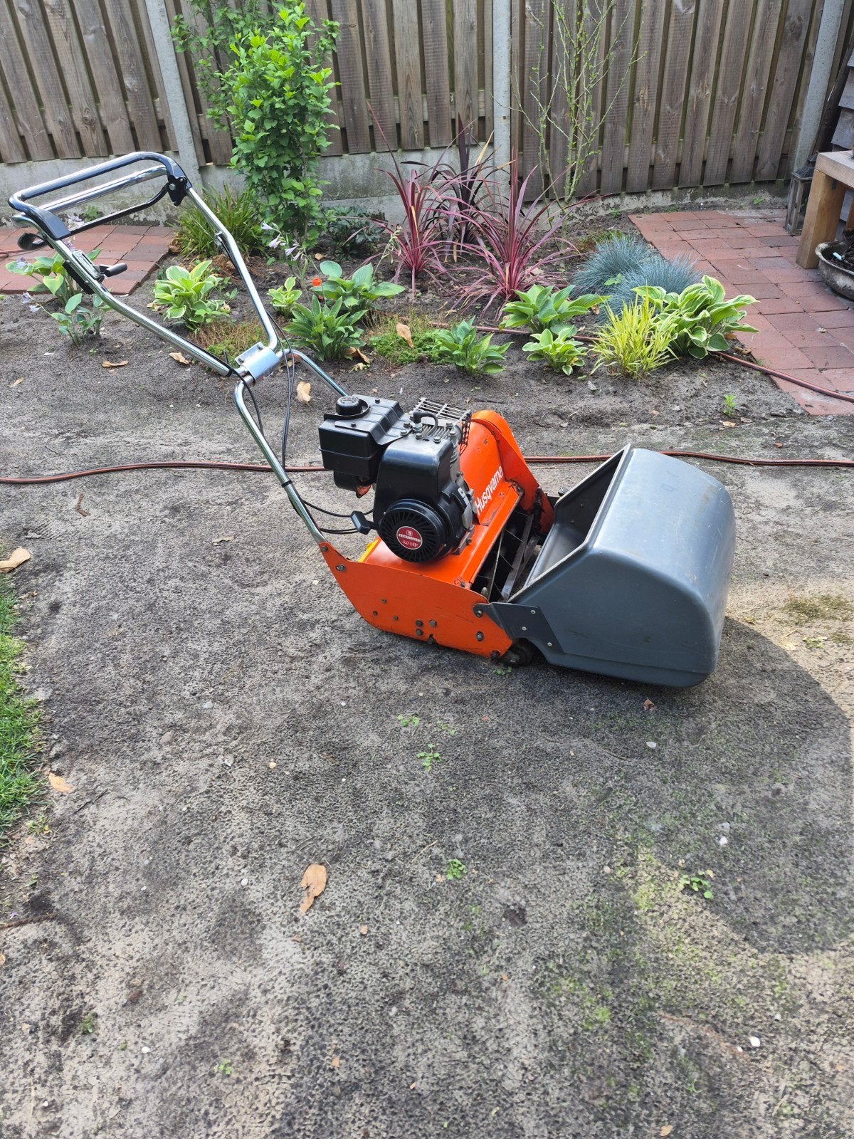 husqvarna  Benzine Grasmaaier - Goed Onderhouden, Ophalen, Gebruikt, Opvangbak, Benzine-grasmaaier