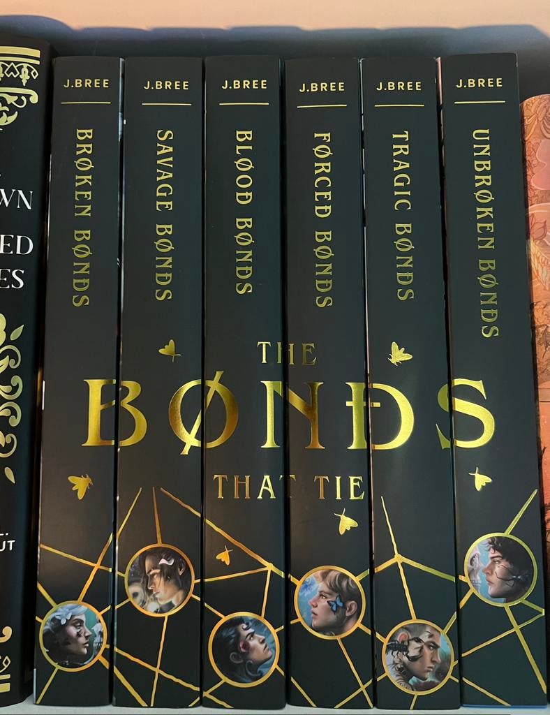 The bond that tie bookish box, Boeken, Ophalen, Zo goed als nieuw