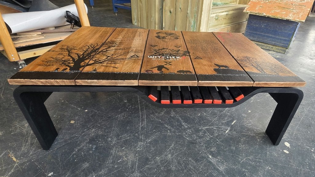 UNIEKE HANDGESCHILDERDE WITCHER SALONTAFEL, Ophalen, Glas, 100 tot 150 cm, Nieuw