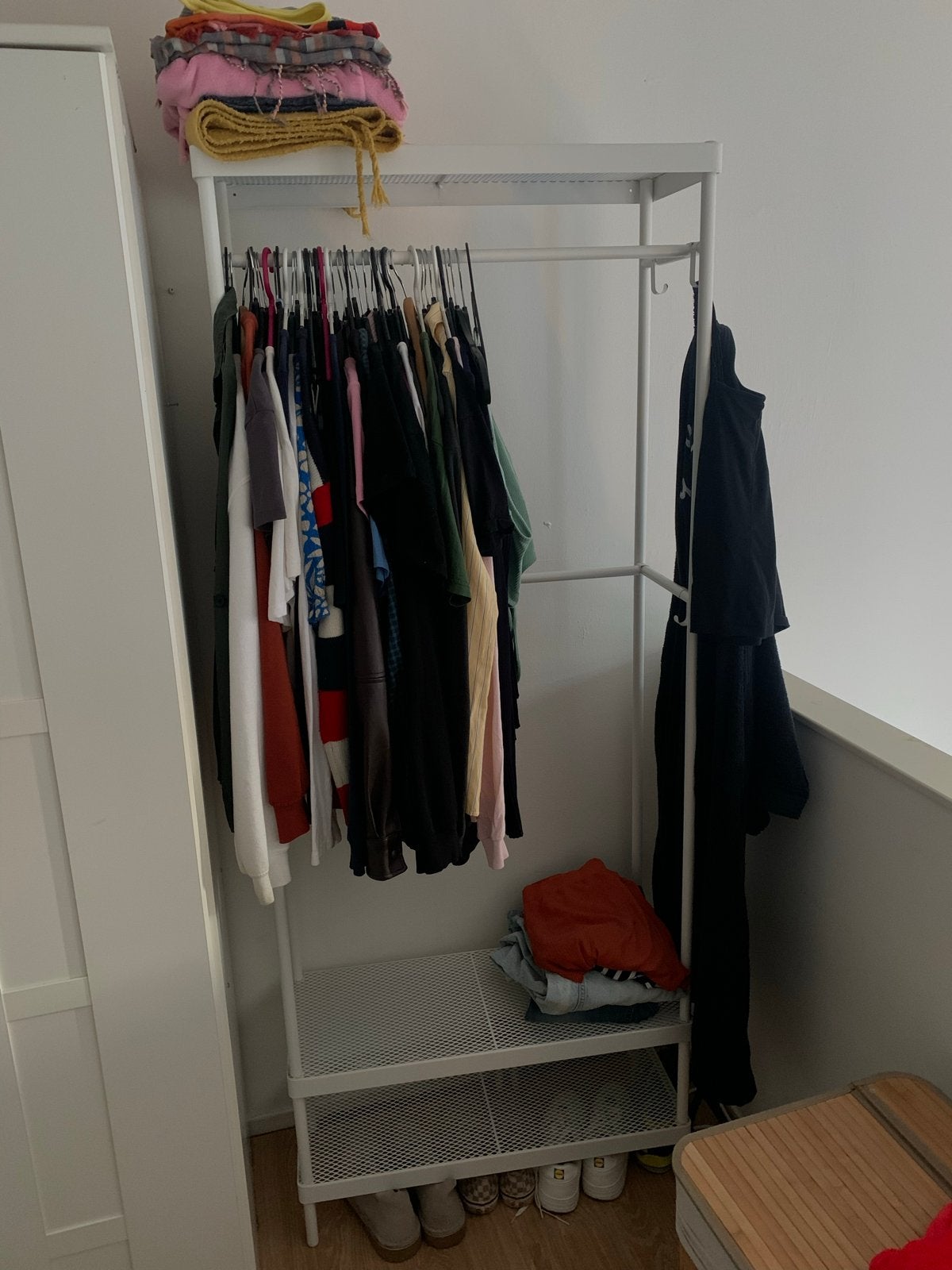IKEA MACKAPÄR Kapstok met schoenenopberger, wit, Ophalen, Zo goed als nieuw
