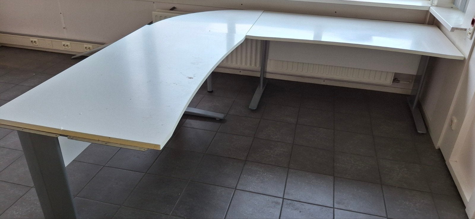 Hoekbureau wit met verstelbare poten, Ophalen of Verzenden