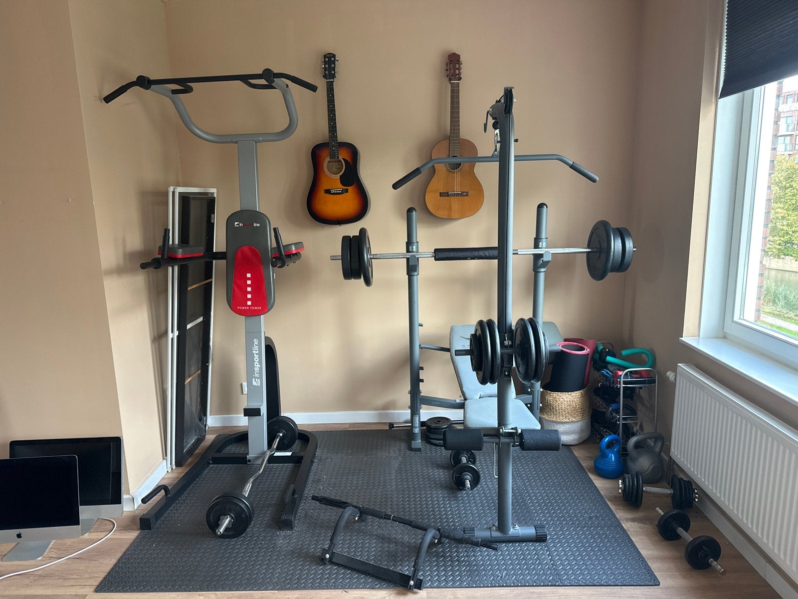 Complete fitness hoek met dumbells en curl bar fitness bank, Gebruikt, Krachtstation, Armen, Ophalen of Verzenden