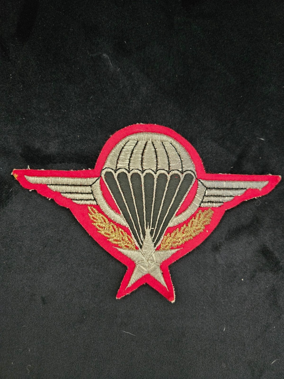 Vintage Parachutisten Embleem - Militaire Badge, Ophalen of Verzenden, Luchtmacht, Overige gebieden, Embleem of Badge