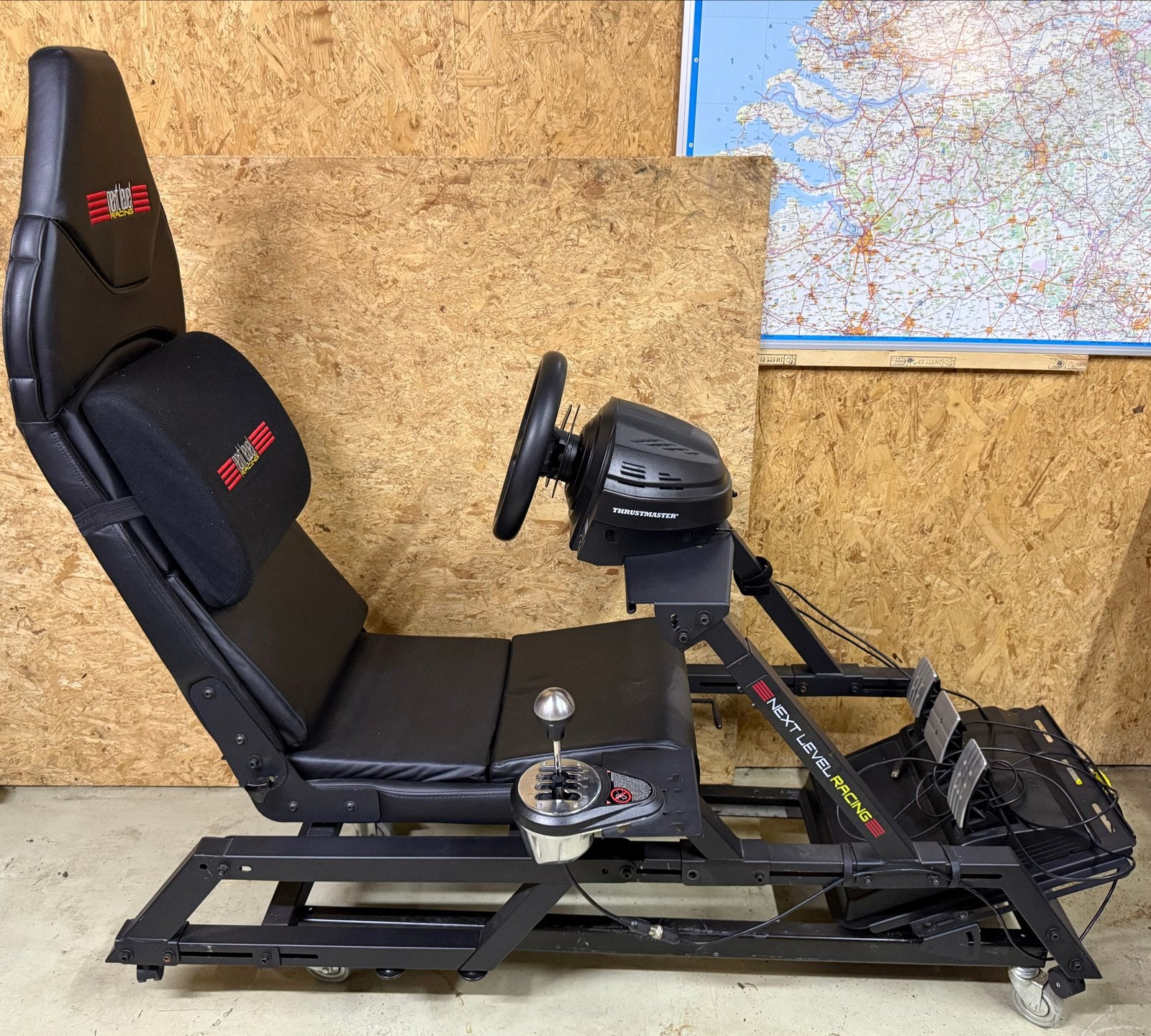 Next Level Racing F-GT Cockpit met Thrustmaster T300RS GT, Racestoel, Force feedback, Zo goed als nieuw, Next Level Racing