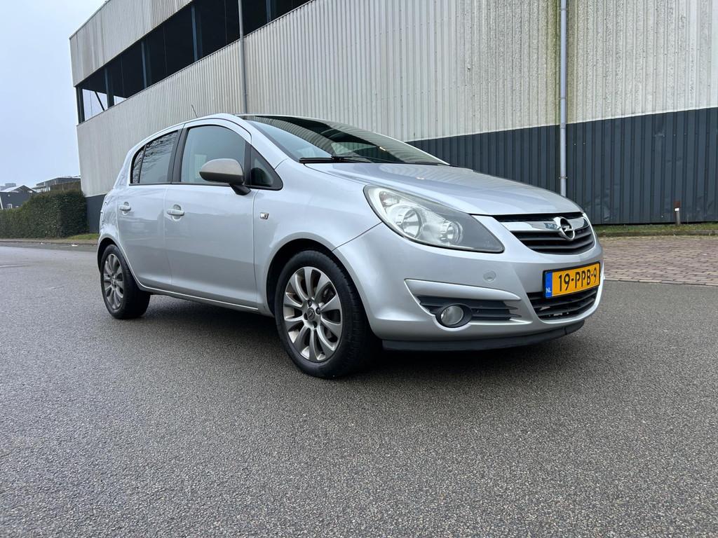 Opel Corsa 1.4-16V '111' Edition Airco/Cruise/Aux, Auto's, Voorwielaandrijving, Euro 5, Gebruikt, 4 cilinders