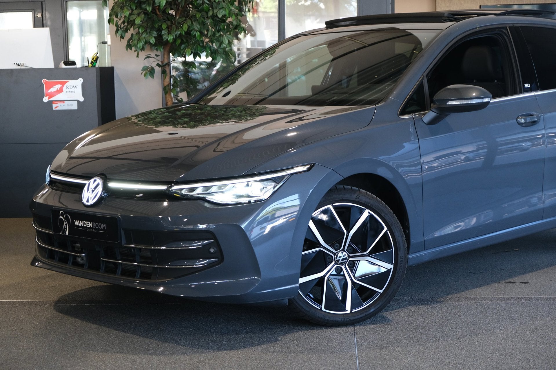 Volkswagen Golf 8.5 1.5 eTSI 150PK 50 Jahre Edition DSG Face, Auto's, Volkswagen, 4 cilinders, 150 pk, Origineel Nederlands, Golf