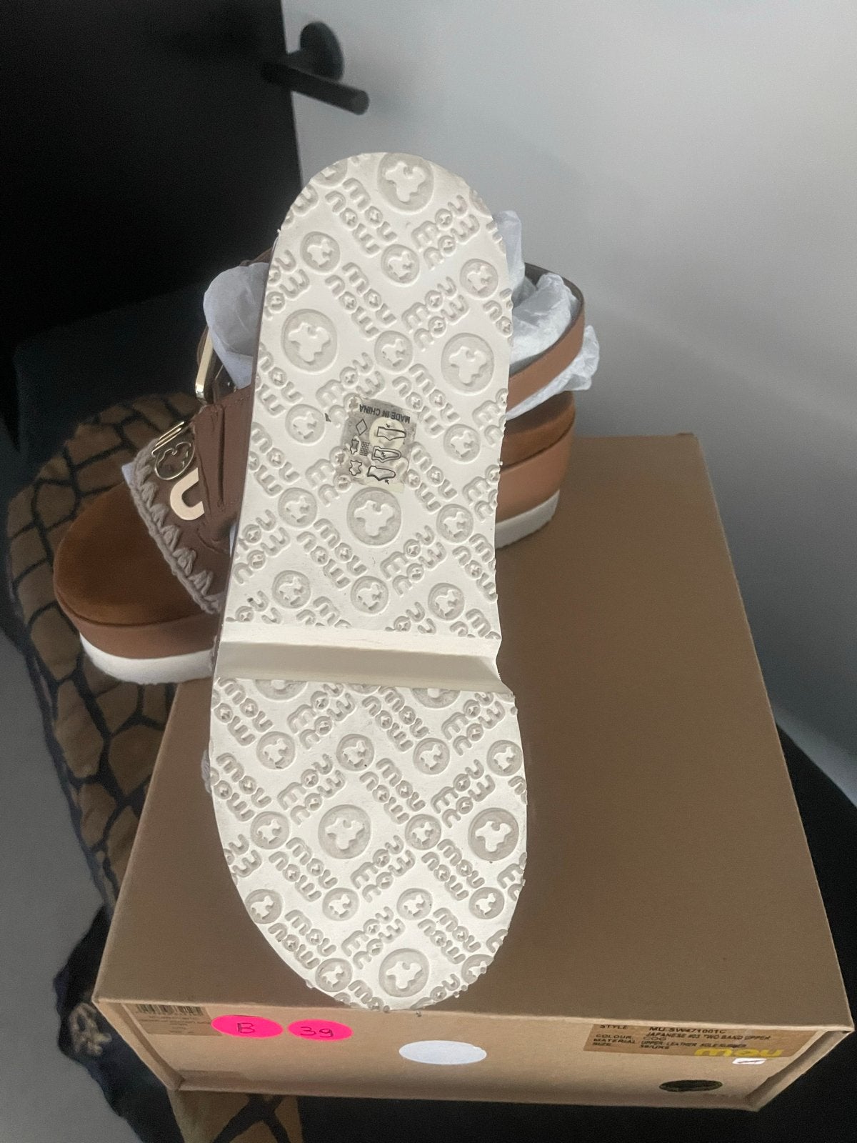 Nieuwe Mou sandalen maat 39 - Cognac bruin, Bruin, Zo goed als nieuw, Sandalen of Muiltjes, Ophalen of Verzenden