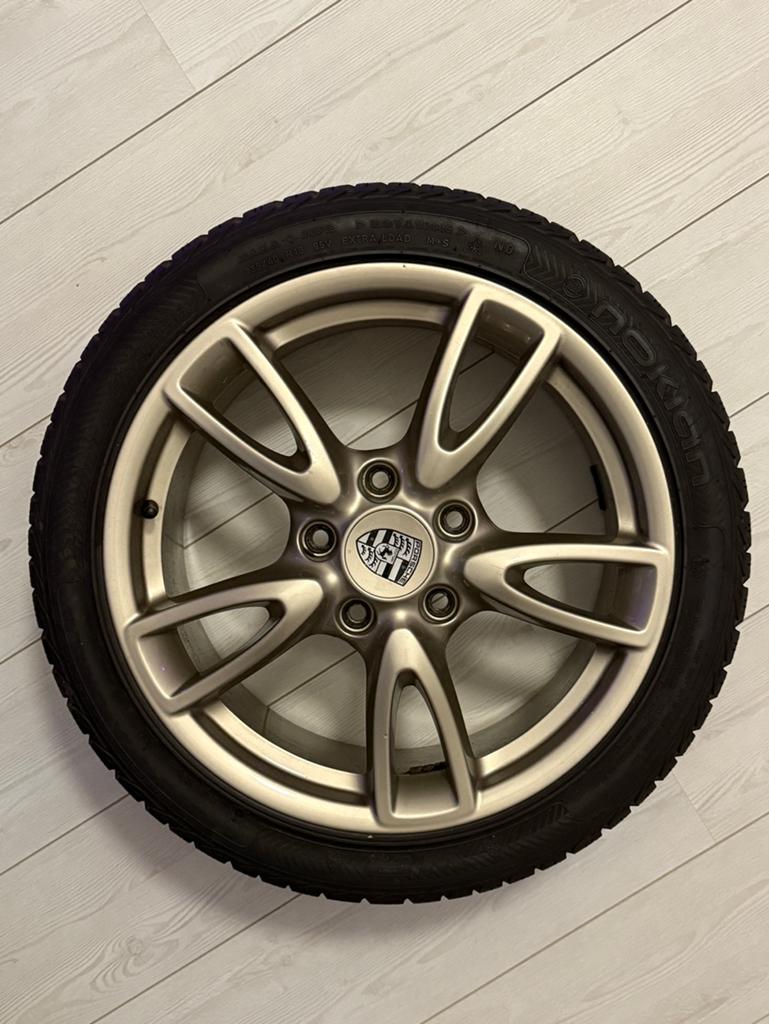 N-gecodeerde winterbanden 295/35/18, 235/40/18, Auto diversen, Auto-accessoires, Gebruikt, Ophalen