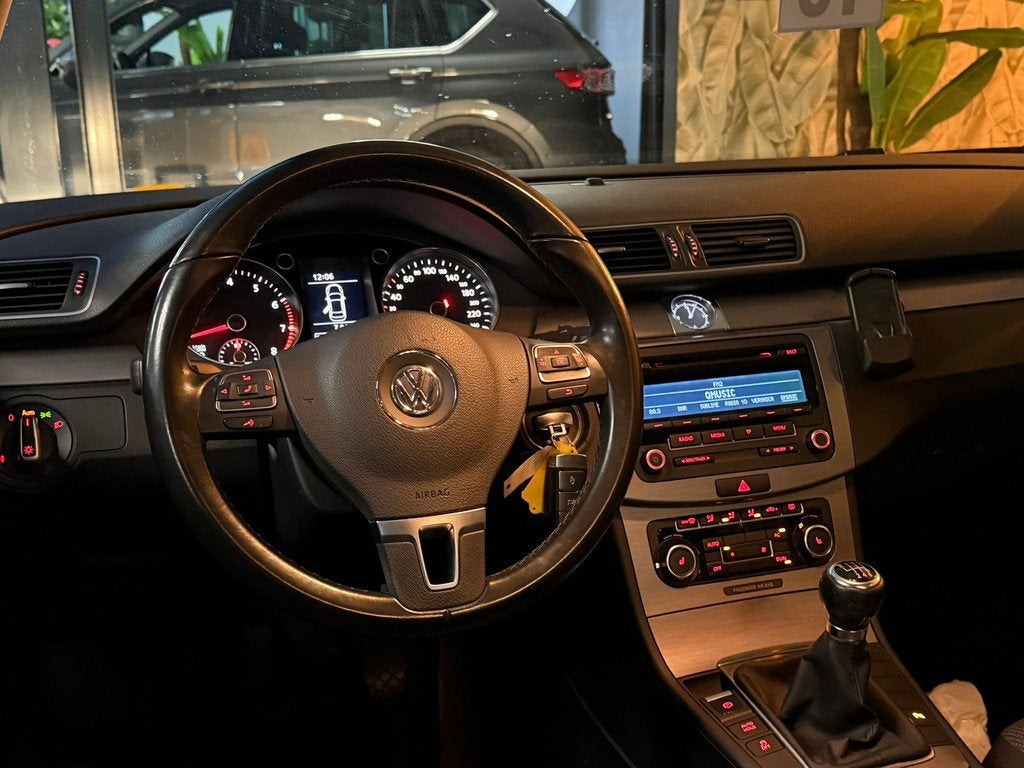 Volkswagen Passat 1.8 TSI Highline | Trekhaak | Stoelverwarm, Auto's, Voorwielaandrijving, Euro 5, Stof, Zwart