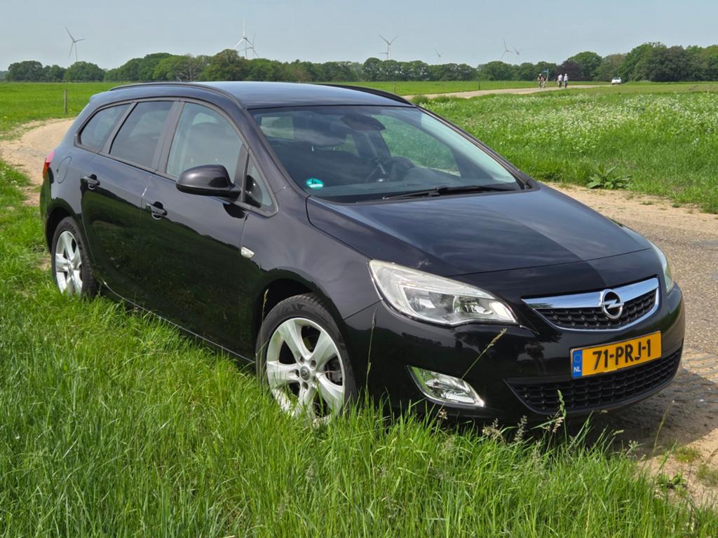 Opel Astra 1.6 Turbo 132KW Sports Tourer 2011 Zwart, Auto's, Opel, Voorwielaandrijving, Euro 6, 4 cilinders, Zwart