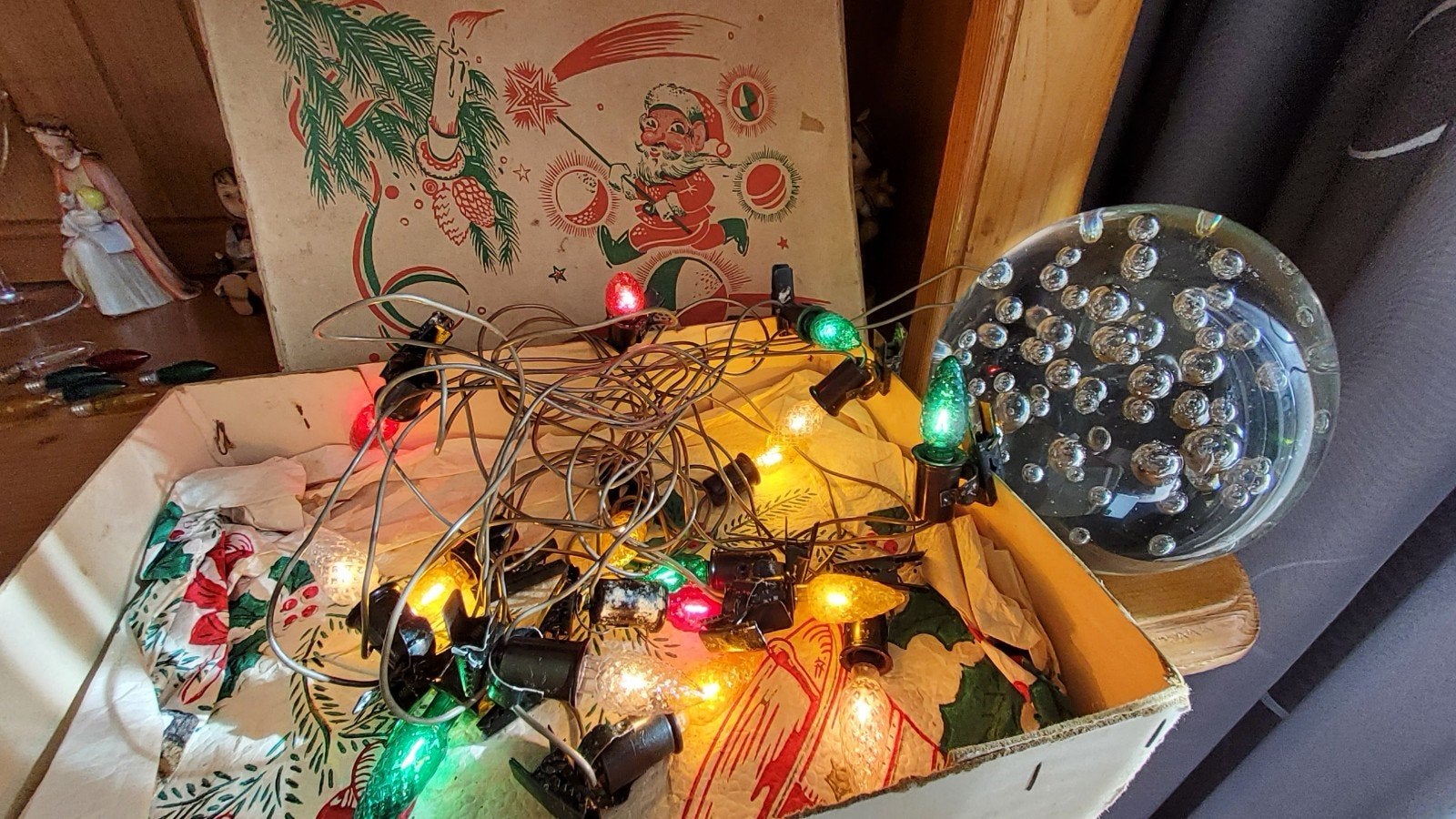 Antieke kerstboomverlichting gekleurde dennenappels bakeliet, Ophalen of Verzenden