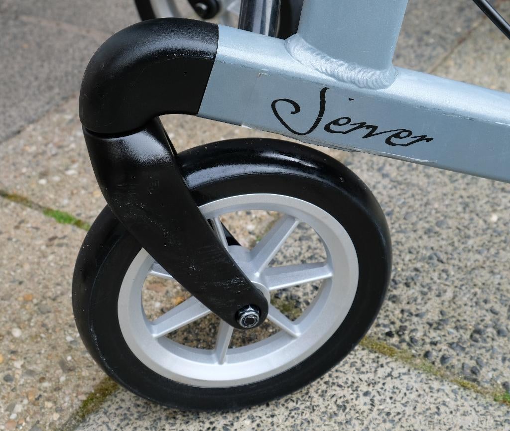 Rehasense Server Opvouwbare Rollator Zilver, Ophalen, Opvouwbaar, Gebruikt