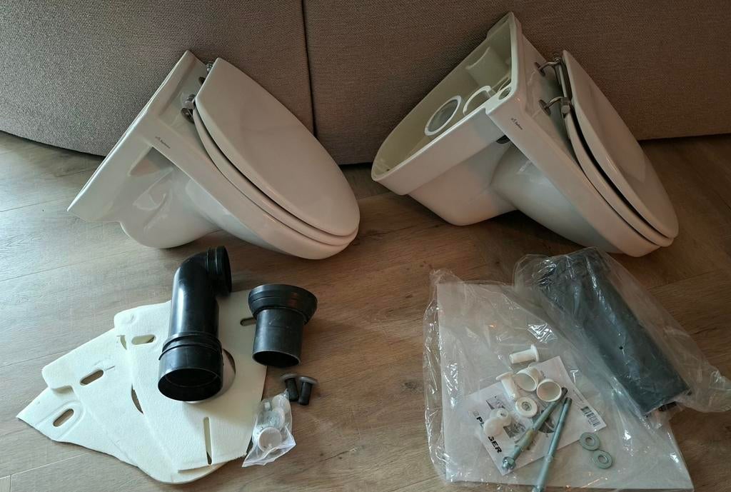 Twee toiletten met toebehoren, Ophalen of Verzenden, Zo goed als nieuw, Toilet