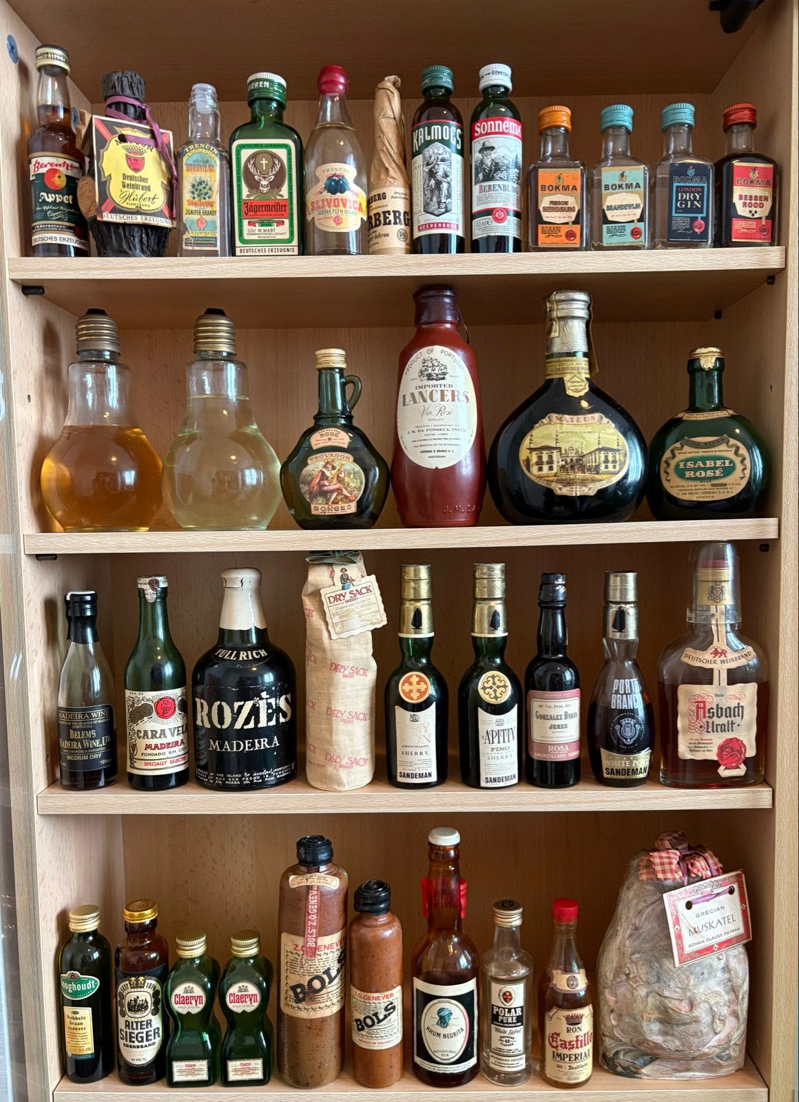 Verzameling van 38 Miniatuur Alcohol Flesjes, Ophalen of Verzenden, Gebruikt