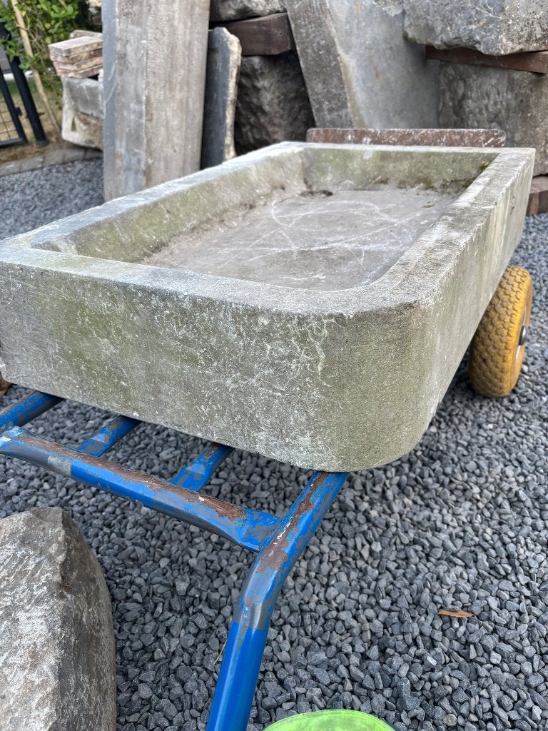 Antieke arduinen pompbak . graag bellen 0474220705, Ophalen