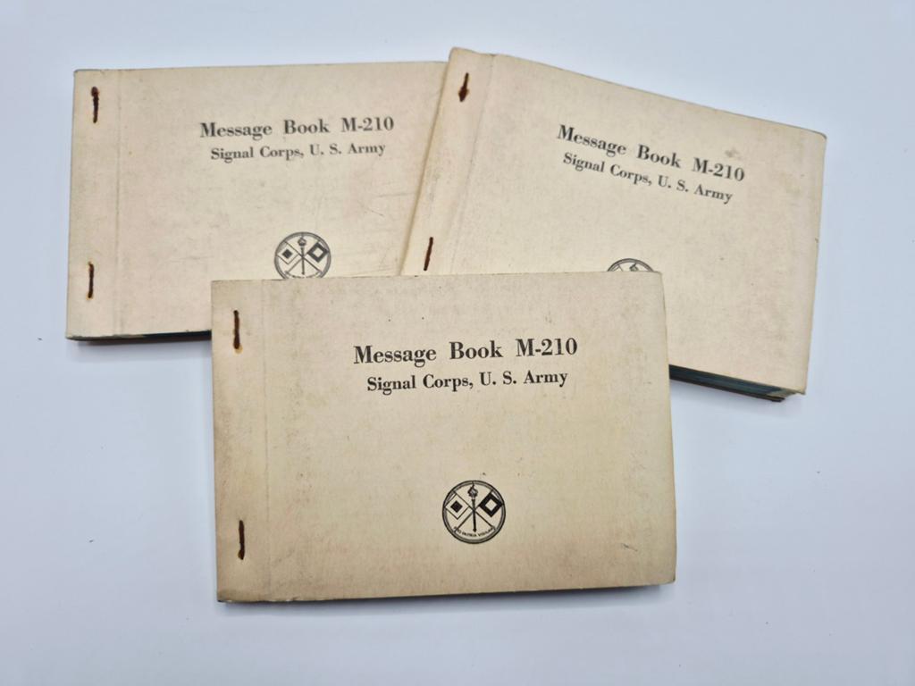 US WWII M210 Signal Corps Radio Message Book | BC611 BC1000, Verzamelen, Verzenden, Landmacht, Amerika, Boek of Tijdschrift