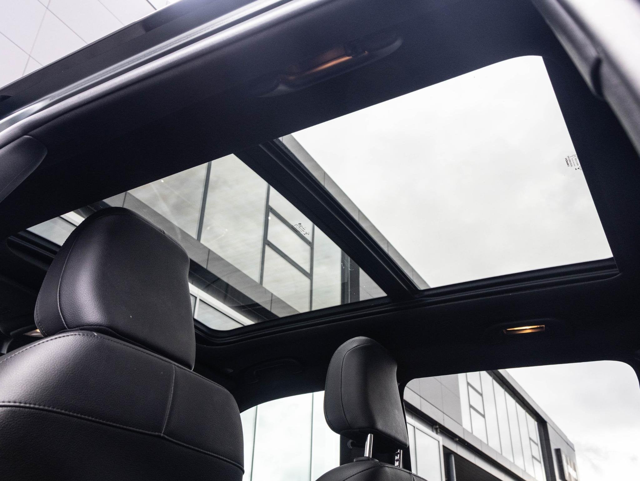 Jeep Compass 1.3T S | Pano | 19" | 360 camera | Elektrische, Stof, 4 cilinders, 150 pk, 600 kg