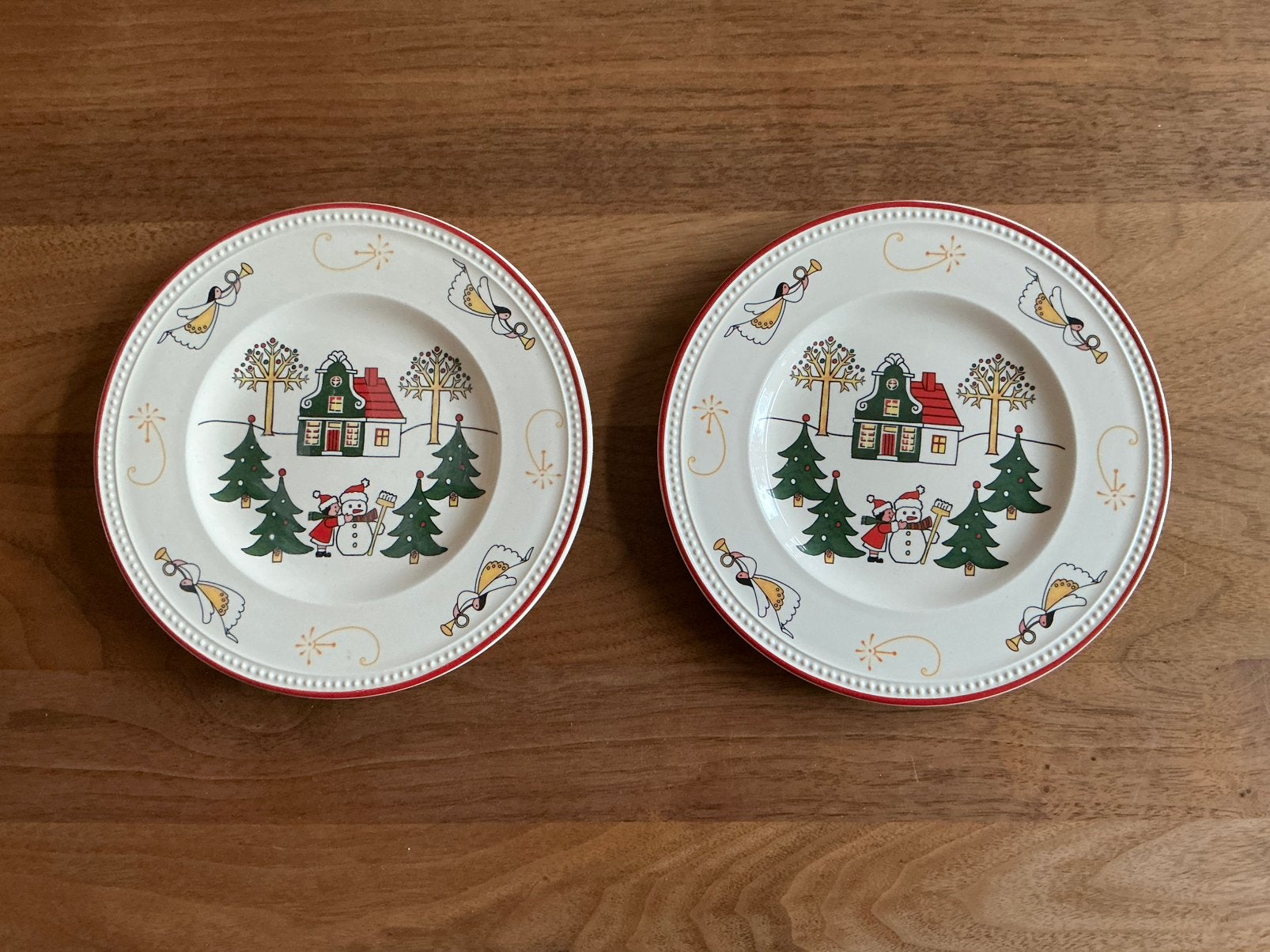 2 Wedgwood Windsor Christmas dessertbordjes, Ophalen of Verzenden, Zo goed als nieuw