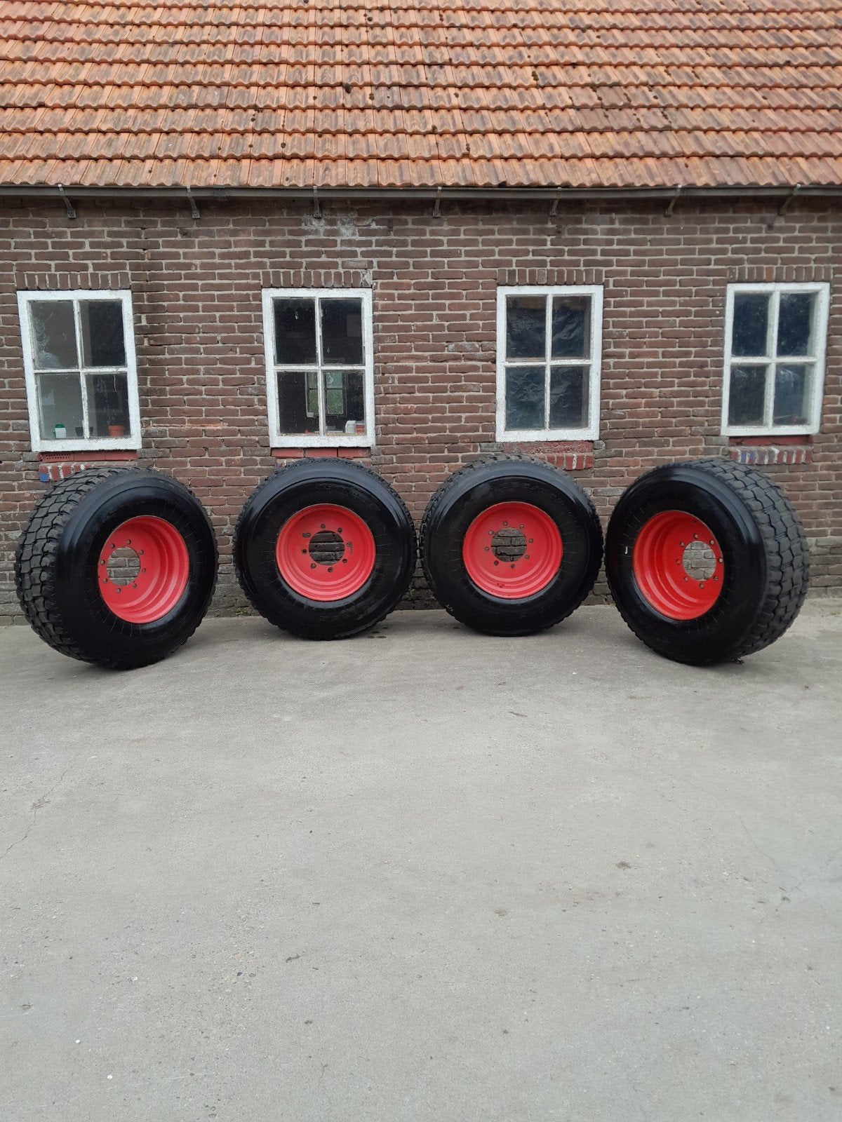 Banden 425/65 R22,5, Ophalen
