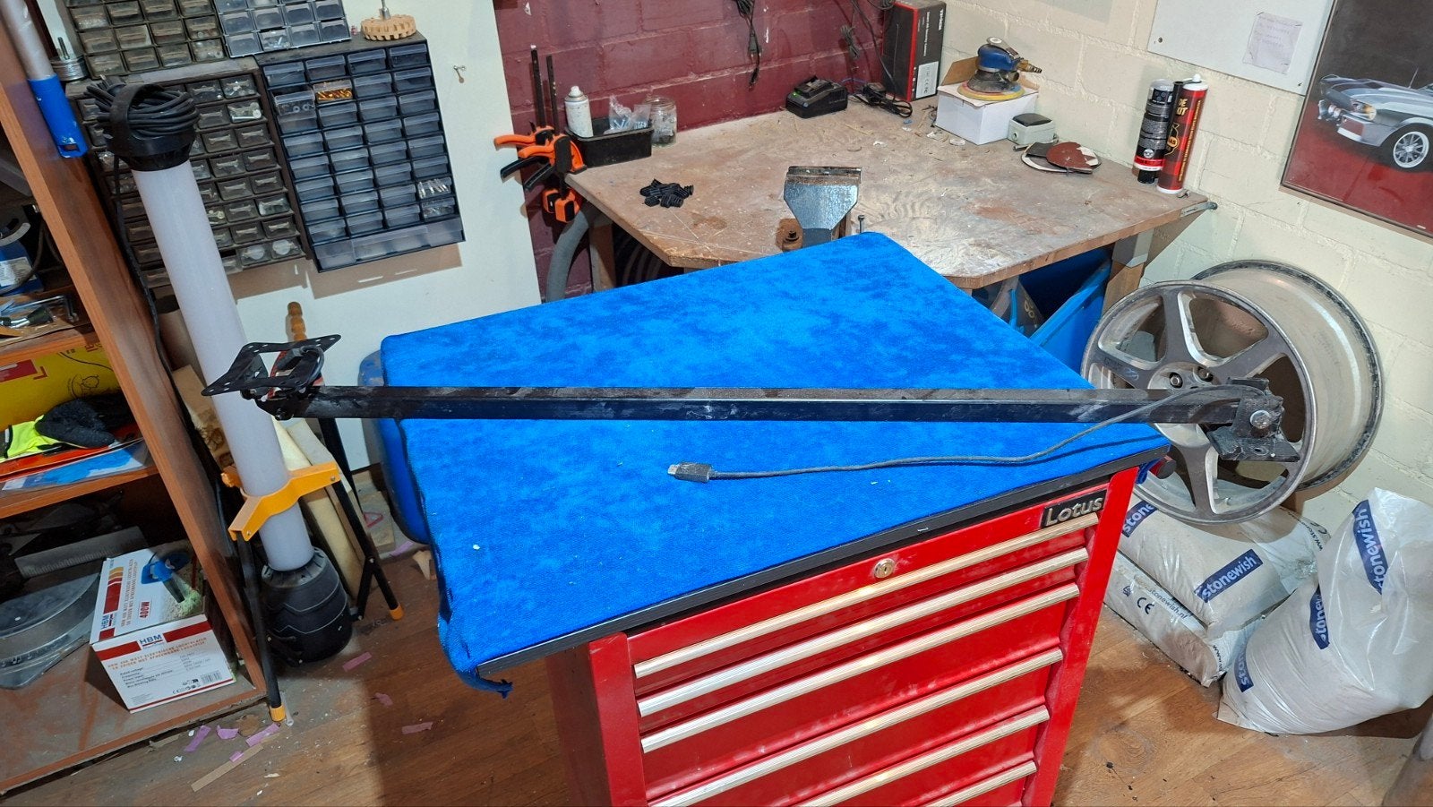 Monitor Arm / Beugel voor Scherm - Zwart Metaal, Gebruikt, Modern, Functioneel, Minder dan 25 cm, Minder dan 100 cm