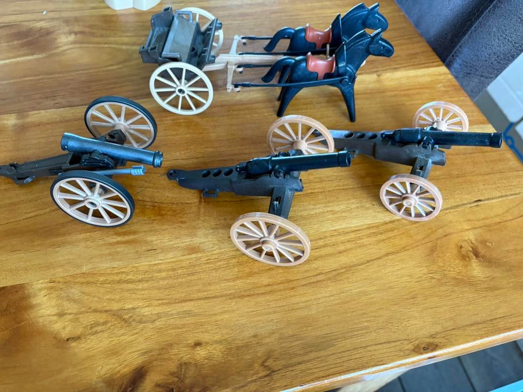 3 kanonnen en een paardenwagen, Ophalen of Verzenden, Zo goed als nieuw