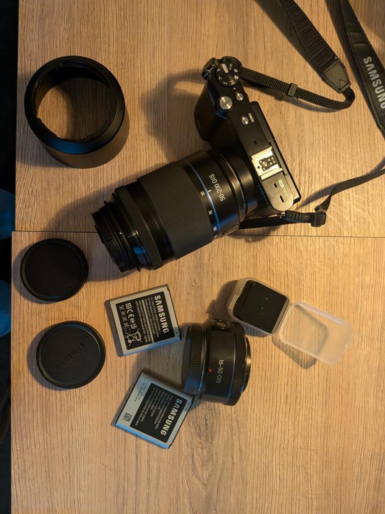 Samsung nx3300 - alleen body nog beschikbaar, Ophalen, Standaardlens
