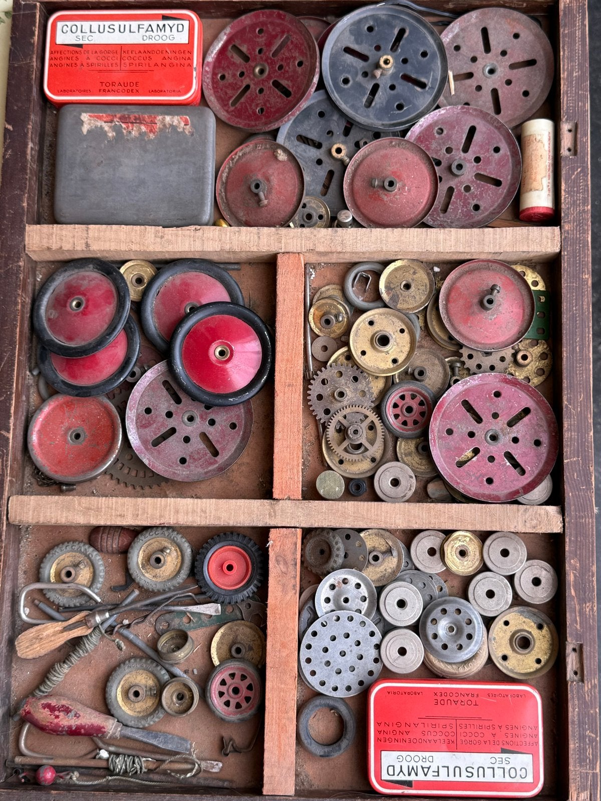 Vintage Meccano onderdelen en gereedschap in houten kist, Ophalen, Gebruikt, Overige merken