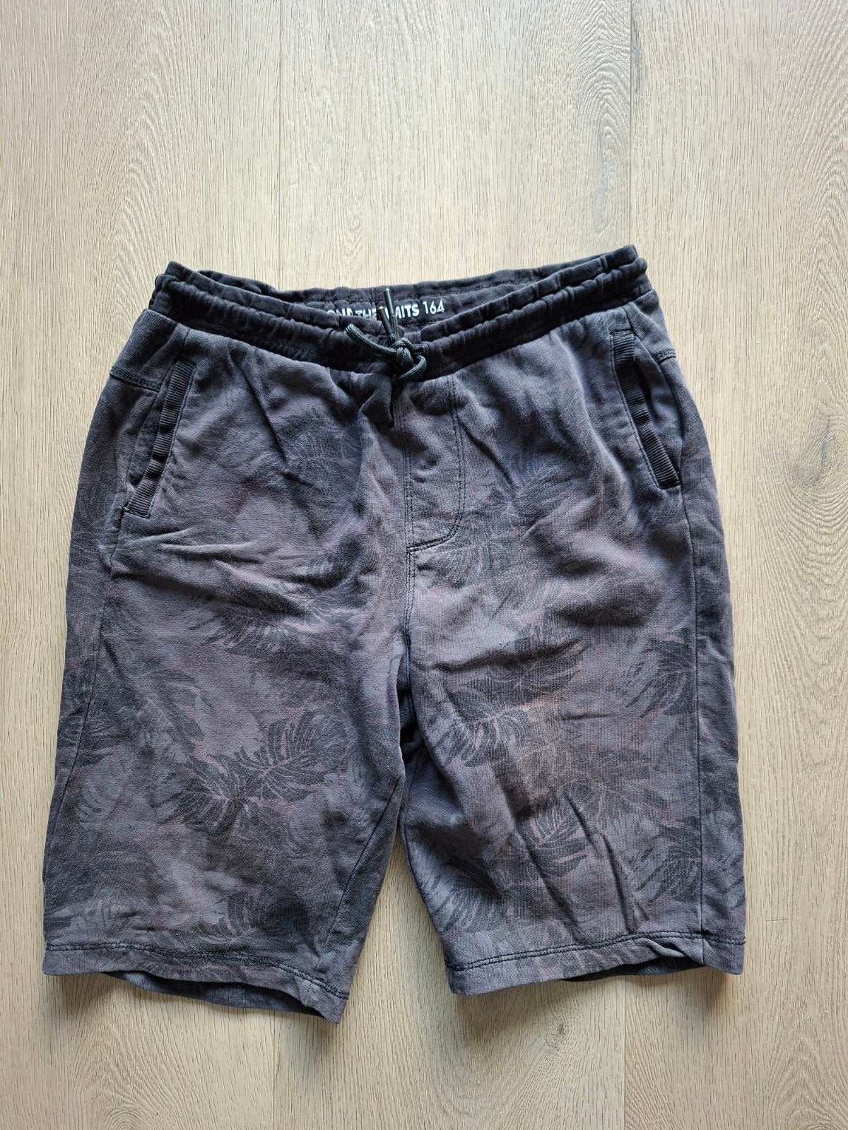 Korte broek We Fashion maat 164 jongen
Ophalen in Ede. Zie, Ophalen, Zo goed als nieuw