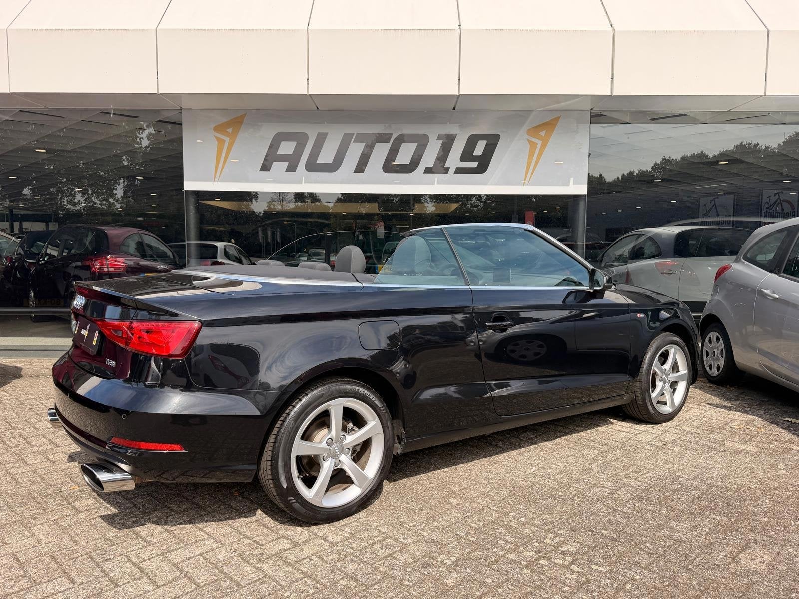 Audi A3 Cabriolet 1.4 TFSI CoD Attraction, Auto's, Audi, Voorwielaandrijving, Stof, Gebruikt, 1340 kg