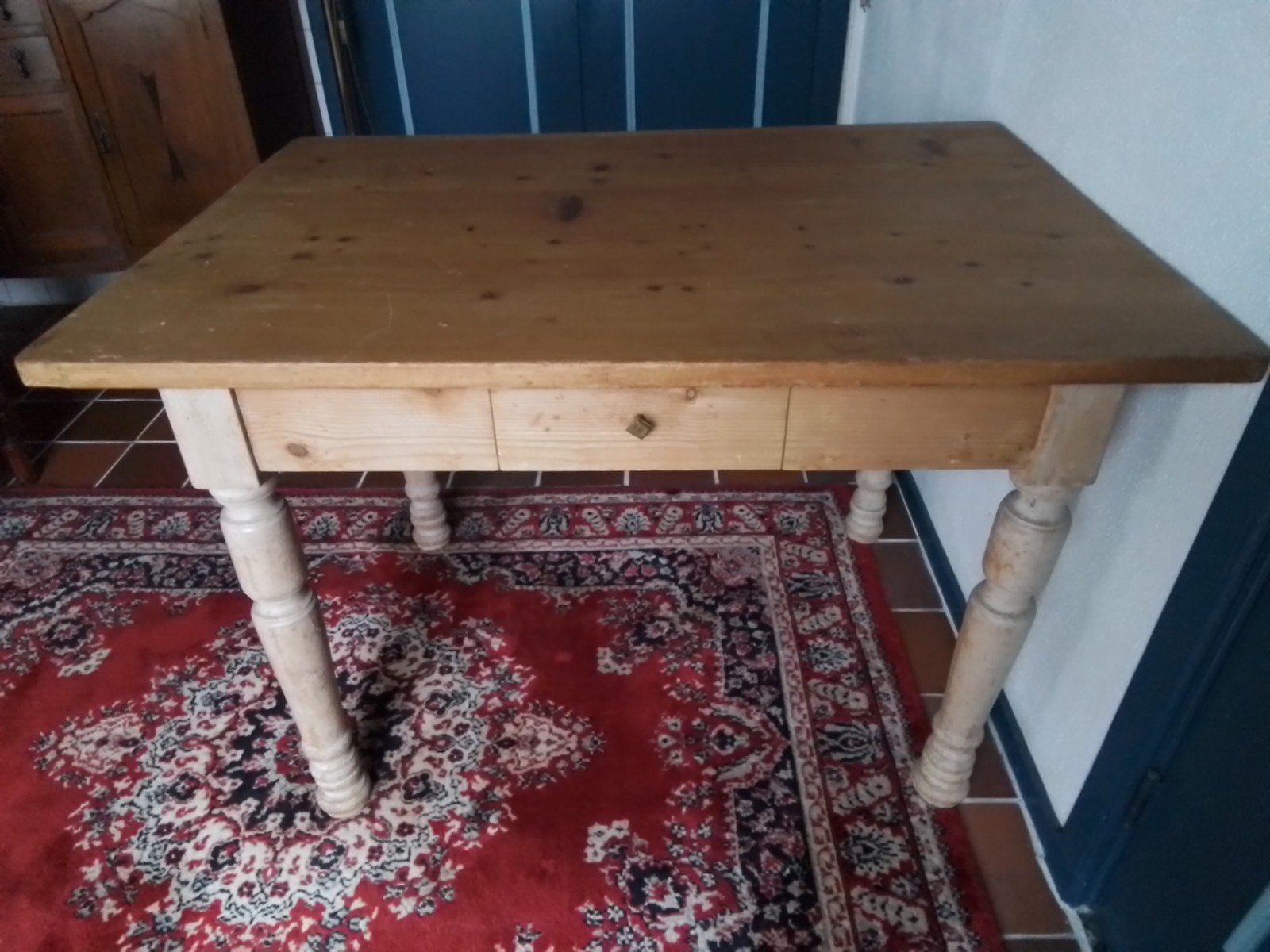 Oud grenen tafel met diepe lade - 80x114x78 cm, Huis en Inrichting, Ophalen, Gebruikt, 100 tot 150 cm, 50 tot 100 cm