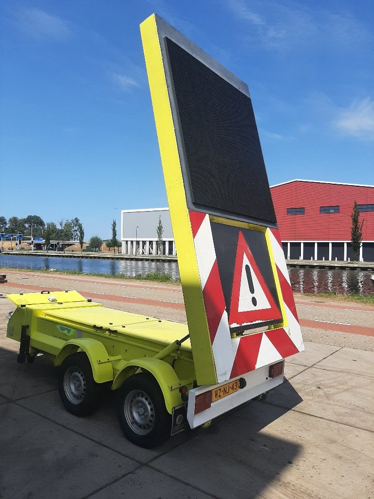 actiewagen, pijlwagen, trias, wegafzetting,hatz motor, Ophalen, Gebruikt