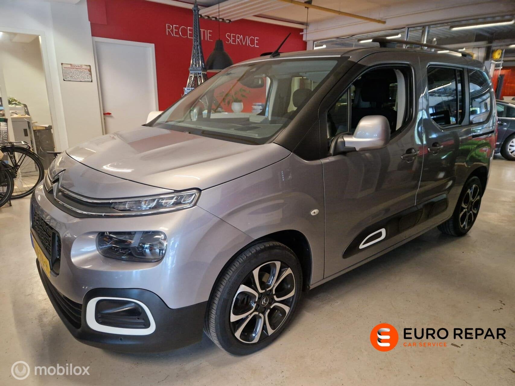 Citroen Berlingo 1.2 PureTech Shine Trkehaak panoramadak, Voorwielaandrijving, 1199 cc, Handgeschakeld, 19 km/l