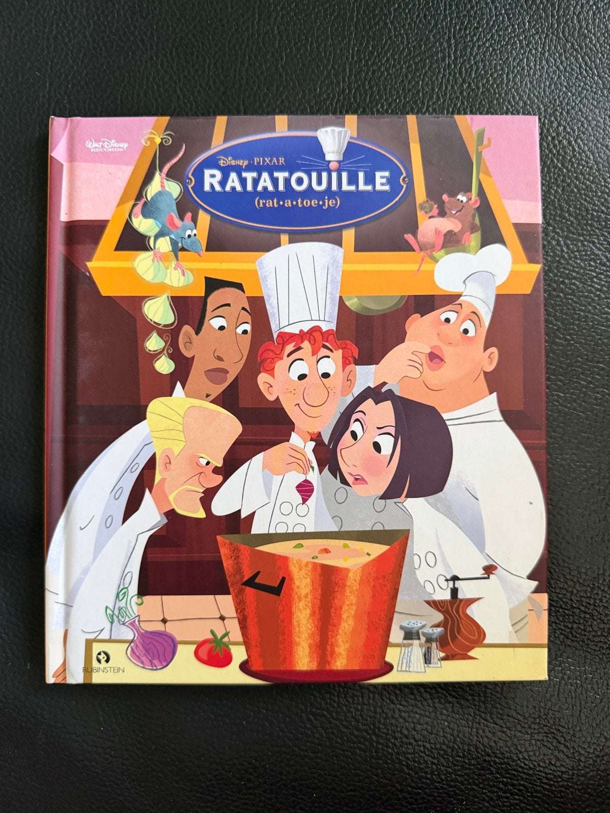 Disney Pixar Ratatouille boek met CD - Zo goed als nieuw, Ophalen of Verzenden, Zo goed als nieuw, Sprookjes