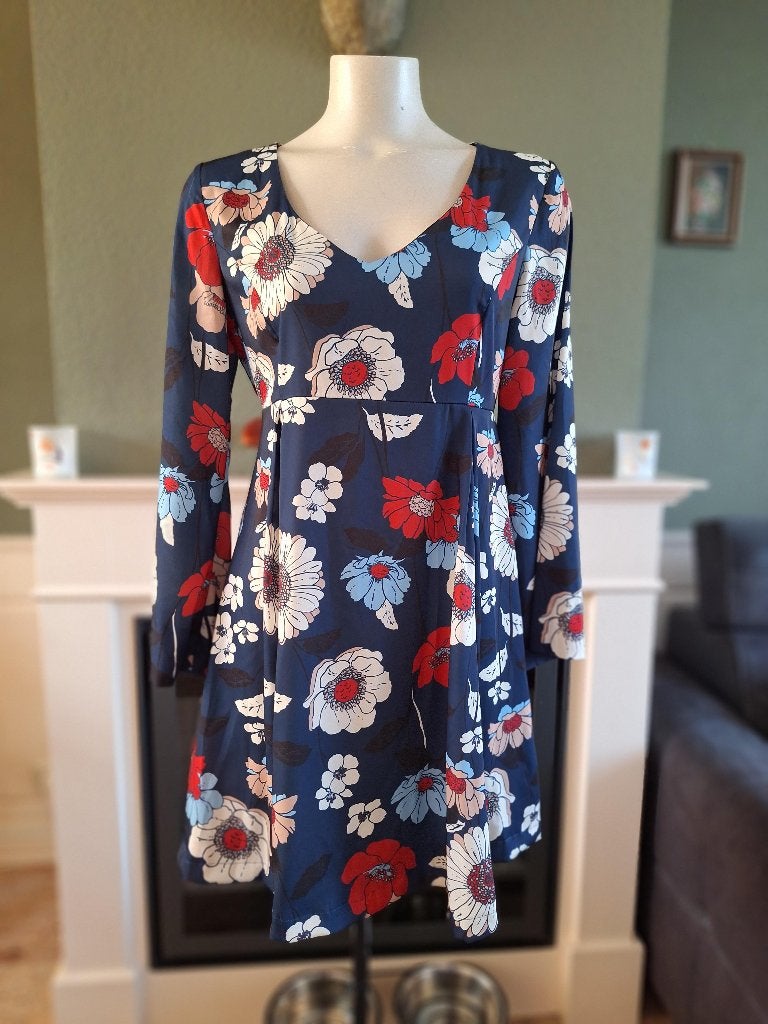 Rinascimento blauw bloemen jurk M 38, Kleding | Dames, Maat 38/40 (M), Rinascimento, Knielengte, Gedragen