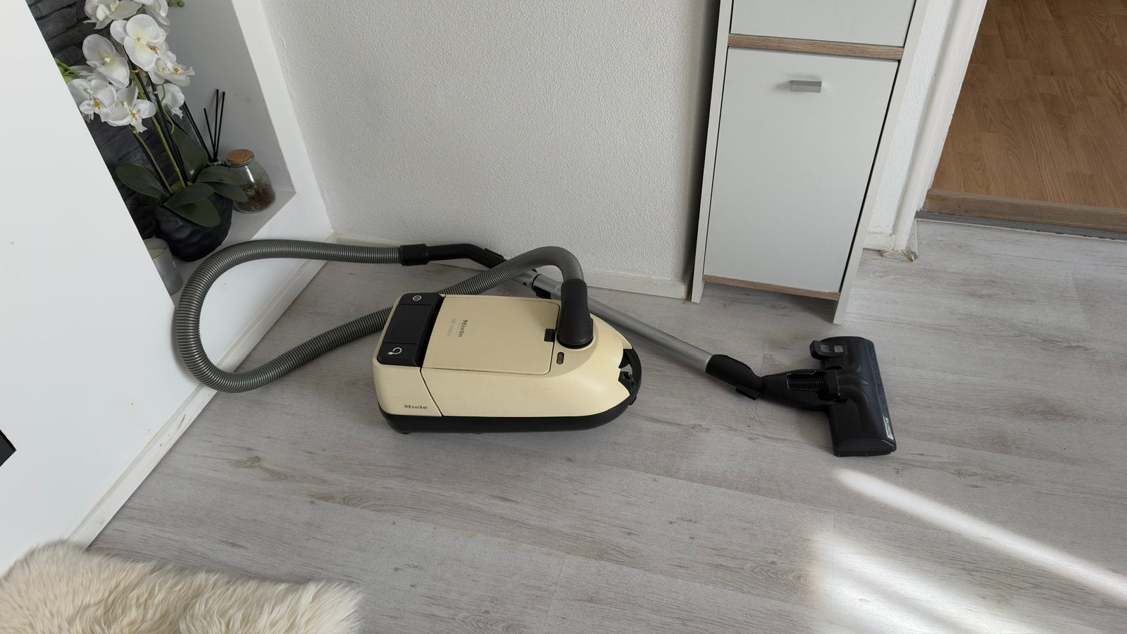Miele stofzuiger, Witgoed en Apparatuur, Ophalen, Gebruikt, 1200 tot 1600 watt, Miele
