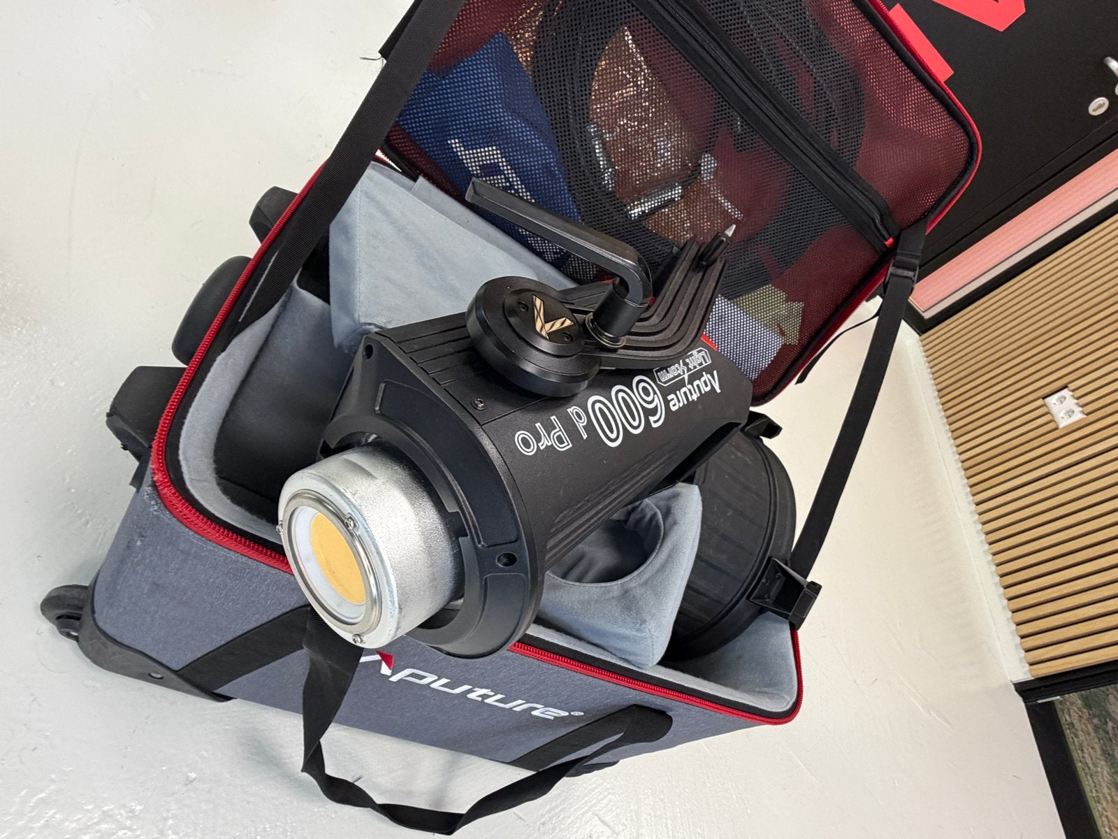 Aputure Light Storm 600d Pro LED Videolamp met Fresnel, Ophalen, Zo goed als nieuw, Video